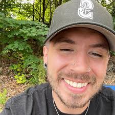 Does a bench press rep count if it doesn't touch the chest?