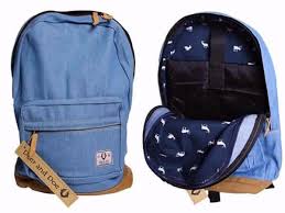 Desain fotonya keren dan hasil cetaknya juga berkualitas guys. 10 Model Tas Anak Kuliahan Keren Buat Cewek Cowok