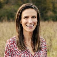 Kelly Farr's Instagram, Twitter & Facebook