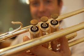 Spätberufen durchgestartet: die prägenden Jahre von Trompeter Benny Brown