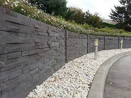Pada saat yang sama, mereka dapat diinstal. 10 Inspirasi Desain Pagar Beton Unik Dan Estetik Khas Rumah Modern
