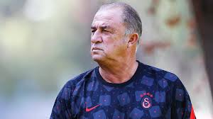 Galatasaray teknik direktörü fatih terim, club brugge maçı öncesi i̇talyan bir muhabirle i̇talyanca konuştu. Fatih Terim Den Transfer Aciklamasi