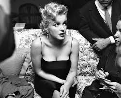 One look at miss monroe convinced the director that she was star material. Marilyn Monroe Norma Jeane Marilyn Monroe Stil Marilyn Monroe