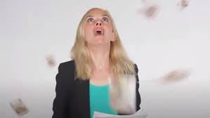 Η ηθοποιός άννα ελεφάντη, που πρωταγωνιστεί στο σποτ του συριζα με το οποίο διασύρονται οι δημοσιογράφοι, όχι απλώς δεν μετανιώνει αλλά θεωρεί ότι πρόκειται για επιτυχία. Anna Elefanth Archives Dailymedia News