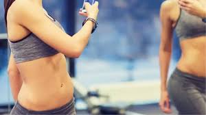 Evli kadın başka erkeklere çıplak fotoğraflarını gönderdi, bunu öğrenen  koca mahkemeye koştu - Haberler