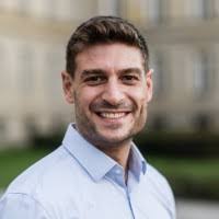 90+ Profile mit dem Suchbegriff „Bluhm“