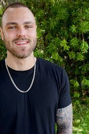 Jon Andre's Instagram, Twitter & Facebook