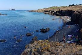 Il mare è splendido, non solo per le immersioni. Spiaggia Cala Sidoti Di Ustica Isola Di Ustica Itbeach