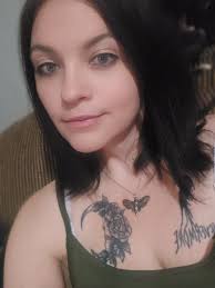 Sara Blevins (@sarachaa86)