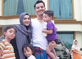 Looks like things have turned sour between dato' aliff syukri and the late abam bocey 's younger brother, ali puteh. Biodata Dato Aliff Syukri Raja Kosmetik Malaysia Azhan Co