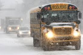Dix des écoles fermées cette semaine à la réunion rouvrent par exemple lundi… d'autant plus que les suspicions sont pour le moment surtout «liées à des facteurs externes à l'école, avec des personnes qui souvent avaient pu être contaminées avant la rentrée», a dit le ministre. Plusieurs Ecoles Fermees La Presse