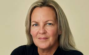 Eastenders star Lorraine Stanley to play Queen Rat in Pompey Panto this  year