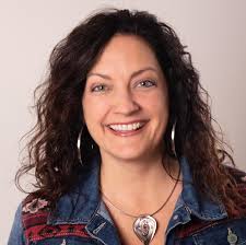 Shawna Ray's Instagram, Twitter & Facebook