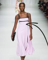 It S Fashionfactsfriday And Today S Term Is Empire Line Which Takes Its Name From Empress Josephine De Beauharnais Fashion Fashion Vocabulary Style Guides
