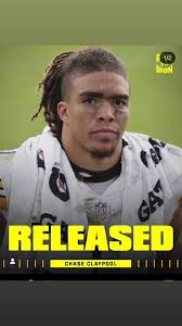 Who gon pick him  up😱#nflhighlightreel#ohshit#bangofootball#gamedayrecap#dothescottsslide#relaesed#fyp