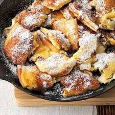 Osterreichischer Kaiserschmarrn Rezept Kaiserschmarrn Rezept Rezepte Mehlspeisen Rezepte