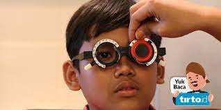Sedangkan pada mata minus, cahaya yang masuk tidak fokus di retina, namun jauh di depannya. Kenali Gejala Mata Minus Dan Silinder Pada Balita Tirto Id