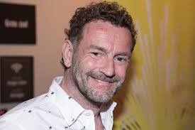 Kluun krijgt Gouden Boek voor zwangerschapsboek voor vaders