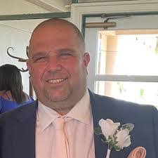 Robert Bridgford's Instagram, Twitter & Facebook