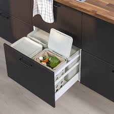 Maintenant qu'on vous a montré dans un dernier billet comment utiliser le planificateur de cuisine ikea comme des pros, vous êtes prêts à planifier le design de votre cuisine ikea. Hallbar Poubelle Av Couv Pour Dechets Bio Gris Clair Ikea