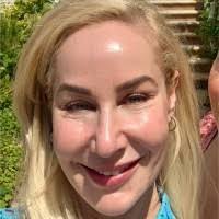 Laura Crowson's Instagram, Twitter & Facebook