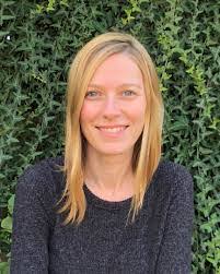 Tara Roth's Instagram, Twitter & Facebook