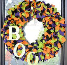 Halloween is usually associated with decaying décor, but this wreath is downright plush—even if the leaves have turned. 75 Best Diy Halloween Wreaths Prudent Penny Pincher