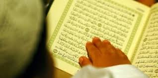 Surat ini berisikan penjelasan tentang nilai manusia dan kemuliaannya karena agamanya, sementara rendahnya manusia dan kehinaannya karena meninggalkan agamanya, karena itu allah bersumpah dengan berbagai tempat turunnya wahyu. Surat At Tin Latin Untuk Mempermudah Hapalan Kumparan Com