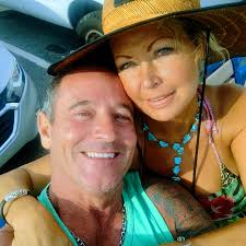 Luke Bryan was either sick or drunk HE STUNK