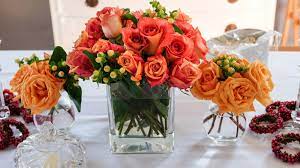 Create warmth around the table with fall flowers. 9 Thanksgiving Flower Arrangement Ideas From Experts For A Gorgeous Floral Centerpiece Real Simple