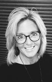 Scott County GOP women bring Kari Lake home