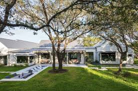 These houses draw from traditional design elements that were common among early settlers and country farmhouses, frequently appearing as. Modern Farmhouse Style In Texas Showcases Fantastic Design Inspiration