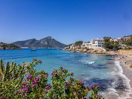 An der bucht im norden mallorcas gibt es kilometerlange sandstrände, das hauptziel der meisten urlauber. Mallorca Urlaub Im Fruhling Und Ostern 8 Tipps Fur Die Beste Reisezeit
