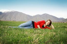 With a growing stream of new products that need to be in this photography tutorial, we'll be showing you some tips o directing your models to show off your products better. How To Pose Girls In A Photo Shoot Sample Poses For Girls