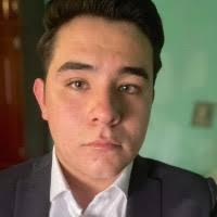 50+ perfiles de «Adrián Bustamante»