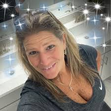 Peanut's Restaurant & Sports Bar