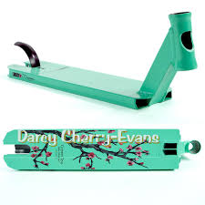 In your quest to buy the best stunt scooter, you may be overawed with the sheer number of choices available in the market place. Pro Scooter Deck Darcy Cherry Evans Sig Prospect By Lucky Scooters