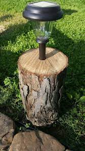 tronc d arbre deco jardin 15 idees diy pour un jardin original inspirez vous jardins rusticos ideias de jardinagem jardins pequenos