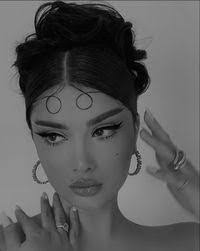 Mike Saelee's Instagram, Twitter & Facebook