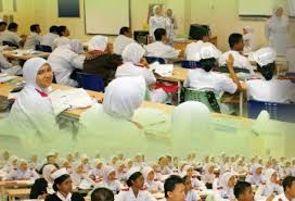 Salah satu upaya yang dilakukan adalah dengan mewajibkan masyarakat yang memaksa mudik melakukan karantina mandiri. Penempatan Jururawat Masyarakat U24