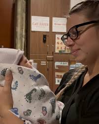 Baby Travellerites is here! We are so in LOVE! Baby and mama are doing  great! To find out more details go see @yawi_nellyknows #YouAREworthit