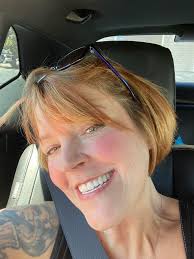 This is my welcoming look. I went to vacation for 4 days...🙄 I guess I  should feel bad about myself 😩...