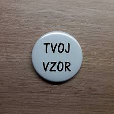 Poprvé byla vztyčena na kupoli senátního paláce moskevského kremlu 25. Monako Vlajka Odznakyprevsetkych Sashe Sk Handmade Odznaky Brosne