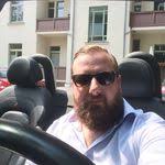 Ronnie Winkler's Instagram, Twitter & Facebook