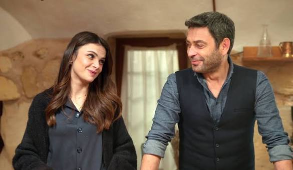 La Marginea Lumii Episodul 44 Rezumat: Apropierea dintre Alya si Cihan  incepe sa devina din ce in ce mai vizibila, insa, din pacate, apar  geloziile grele... Ce va urma? Aflam si noi