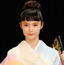 aoi miyazaki おしゃれまとめの人気アイデア pinterest gnart el 女優 なりたい顔 前髪ぱっつん