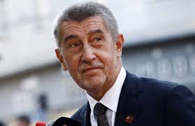 K podobným věkovým omezením již dříve přistoupily další. Otec Je Stupidni A Zoufaly Je To Zruda Andrej Babis Mladsi Promluvil Tatu By Nejradeji Vygumoval Mix24 Cz