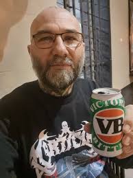 Here's a little edit from Cardiff! Hope you like it 🧡💙🧡💙