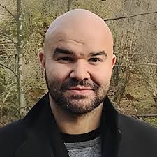 Daniel White's Instagram, Twitter & Facebook