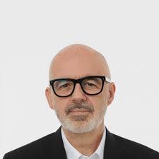 Isabel Dunbar's Instagram, Twitter & Facebook